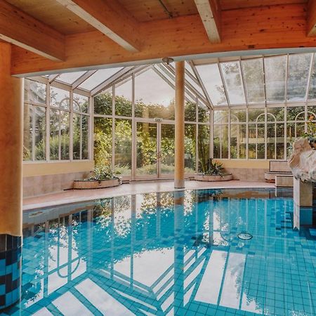 Landhotel Gschirnwirt オイゲンドルフ エクステリア 写真