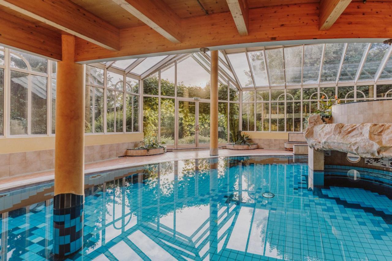 Landhotel Gschirnwirt オイゲンドルフ エクステリア 写真