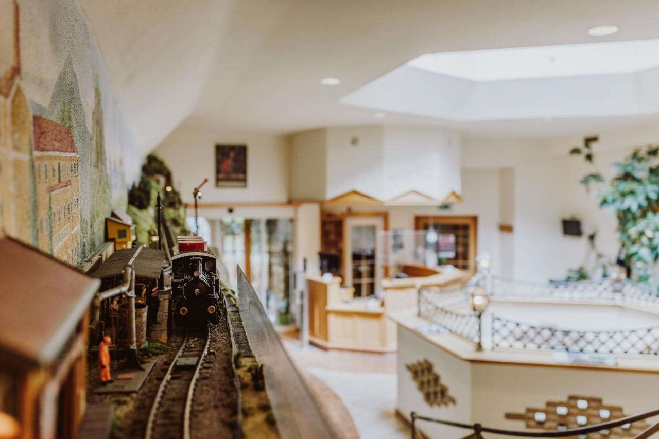 Landhotel Gschirnwirt オイゲンドルフ エクステリア 写真